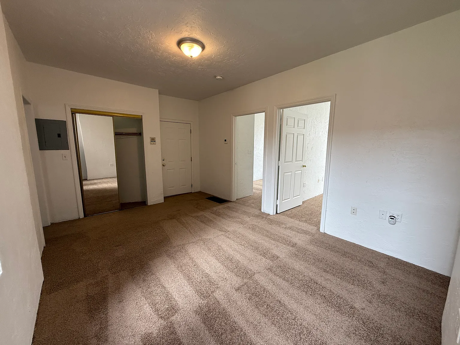 2 bed, 995 sqft, $1,595 — Photo 3