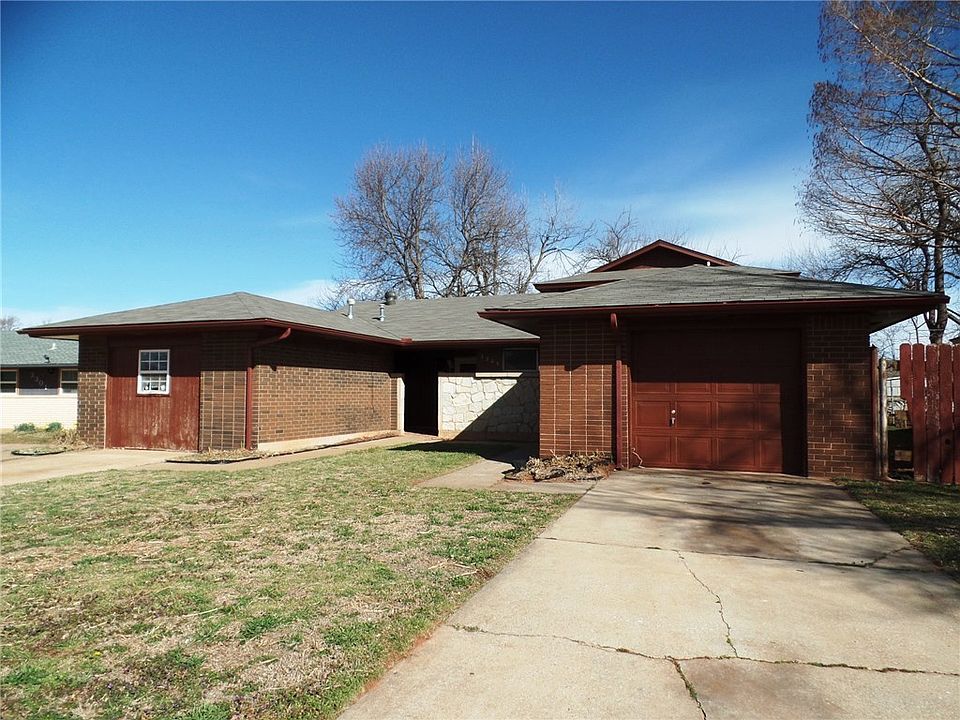 1st image of 3305 Eastwood Cir