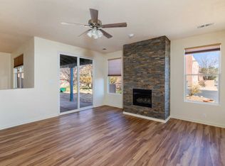 3 Darlene Ct, Santa Fe, NM 87508