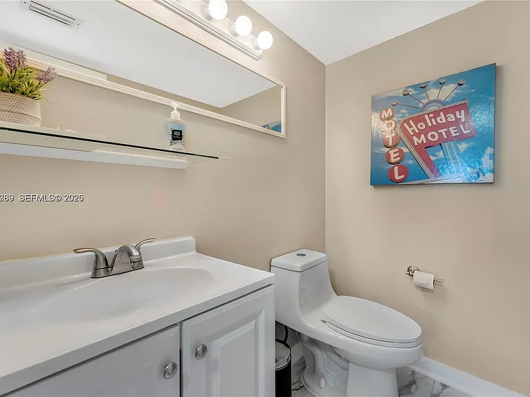 1418 Collins Ave #504 — Photo 13