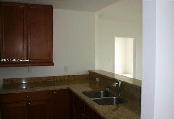 3rd image of 107 Mendoza Ave APT 401