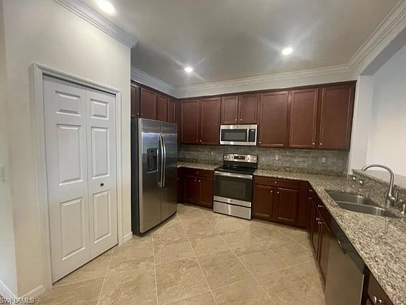 2nd image of 2035 Wellington ST