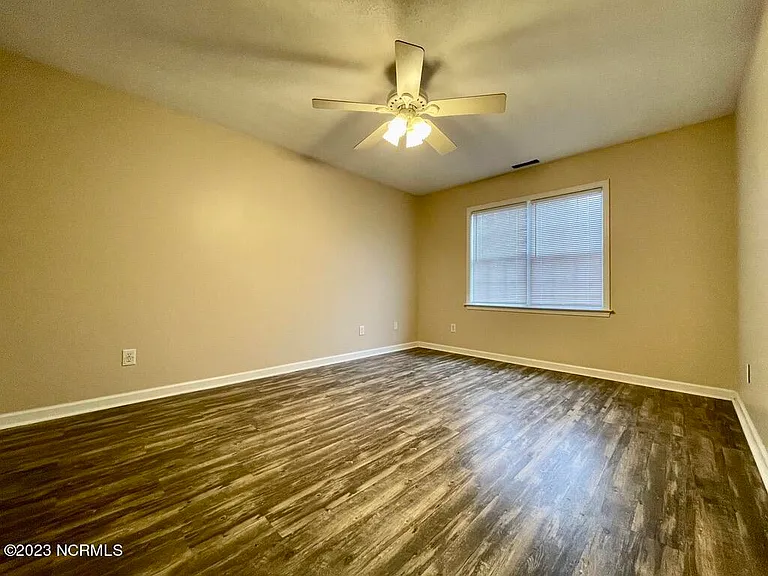104 Sweet Bay Dr — Photo 9