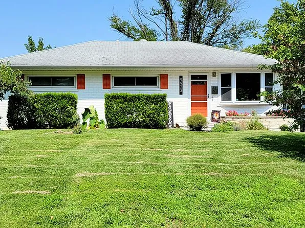 9923 Timothy Ln, Saint Louis, MO 63123