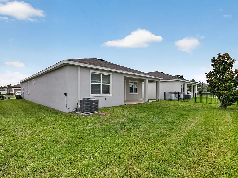 13204 Waterleaf Garden Cir — Photo 35