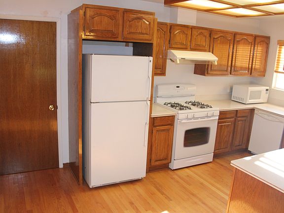 4th image of 1481 English Dr