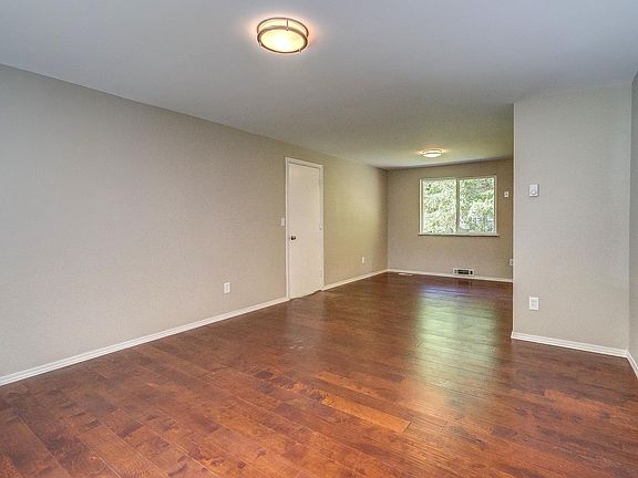 2nd image of 779 Island Boulevard