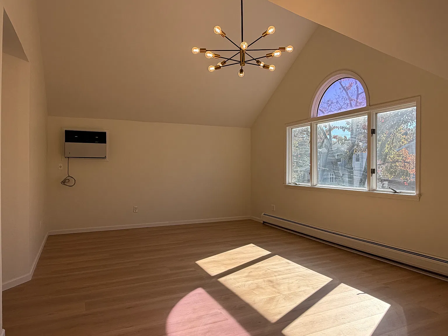 4 bed, 1200 sqft, $3,000 — Photo 3
