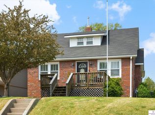 3052 S 43rd St, Omaha, NE 68105