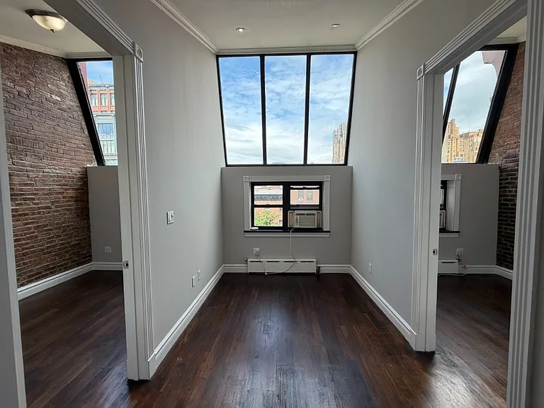 232 W 14th St #5A — Photo 4