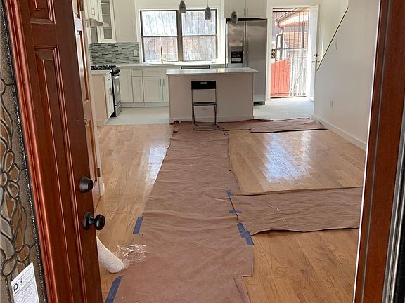 2nd image of 502 Ashford St
