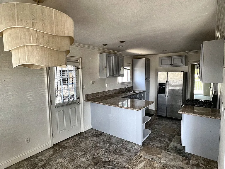 111 Minot Ave — Photo 4