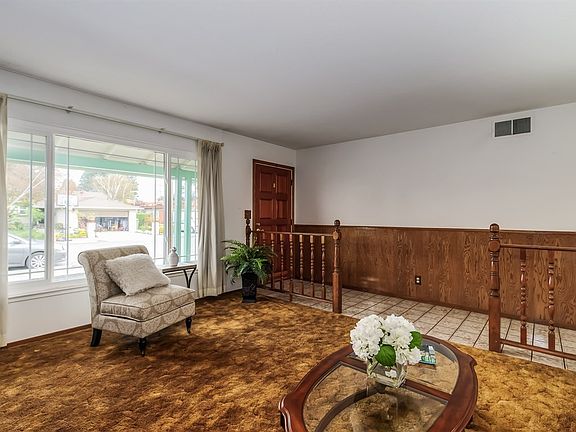 3rd image of 23047 Stonewall Ave