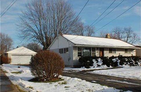 2nd image of 220 N Grener Ave