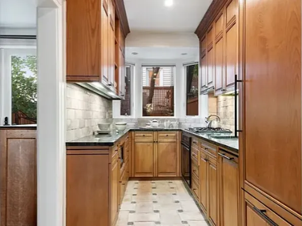 42 1/2 Adrian Avenue image 2 of 11
