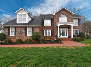 8119 Wonderland Ct, Charlotte, NC 28215
