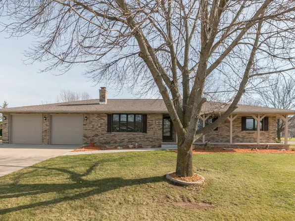 1841 Blue Spruce Ct, Green Bay, WI 54311