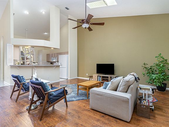 4th image of 1001 Osprey Dr