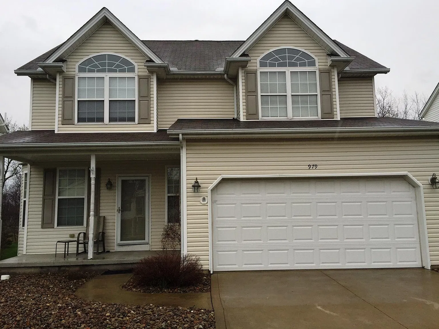 3 bed, 2.5 bath, 1906 sqft, $2,150 — Photo 1
