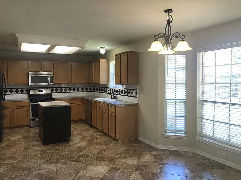 2110 Highland Bay Ct — Photo 6