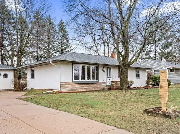 3760 Cranbrook Dr, White Bear Lake, MN 55110