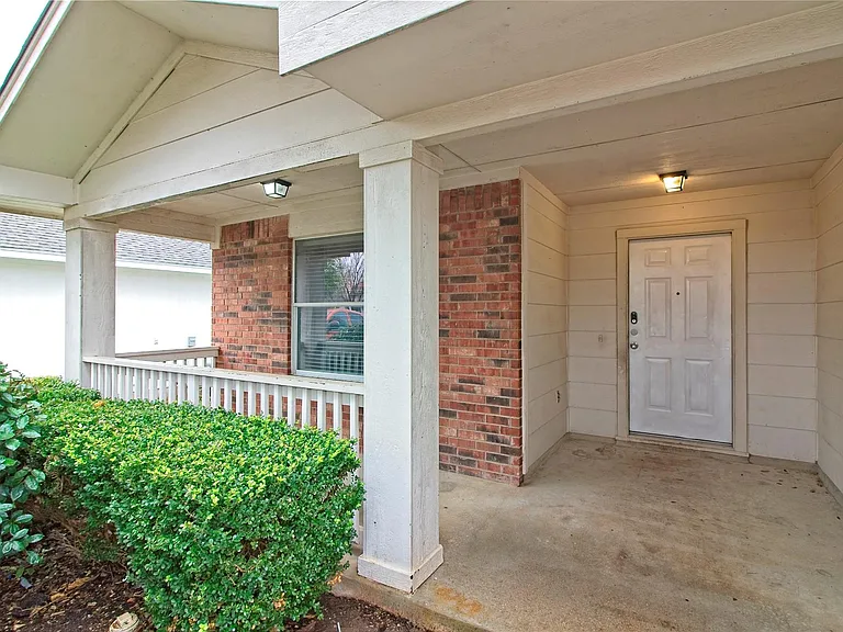 232 Brickyard Ln — Photo 4
