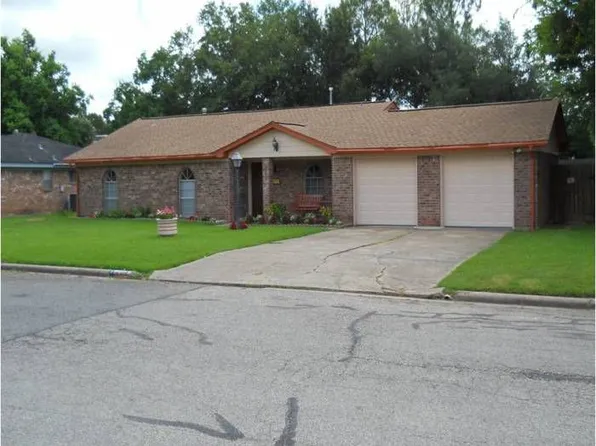 2015 Long Dr, Richmond, TX 77469