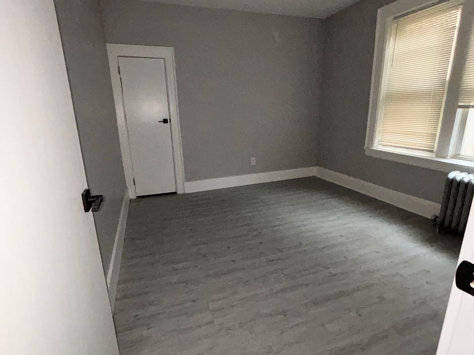 2nd image of 365 12th Ave APT A7