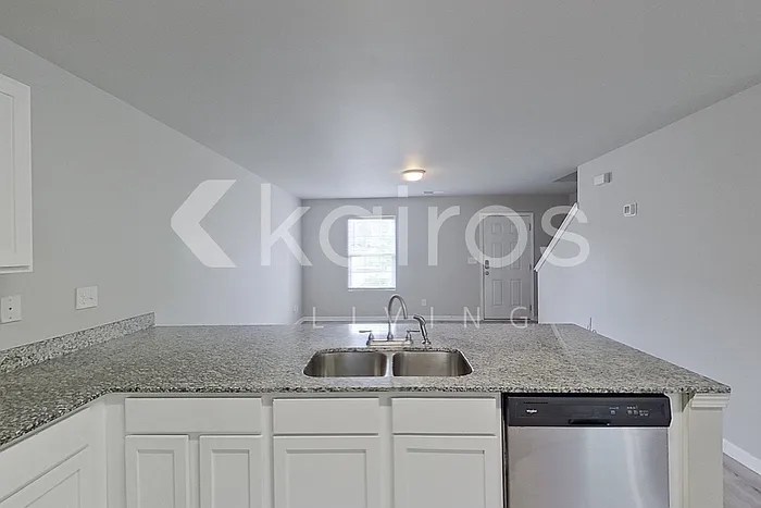 207 Hawthorn Trl — Photo 9