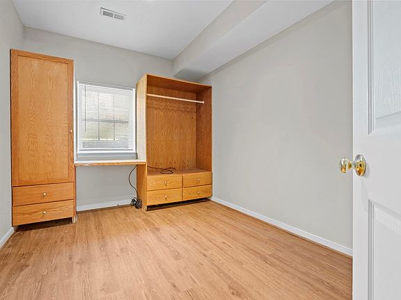 5th image of 115 Winston Dr