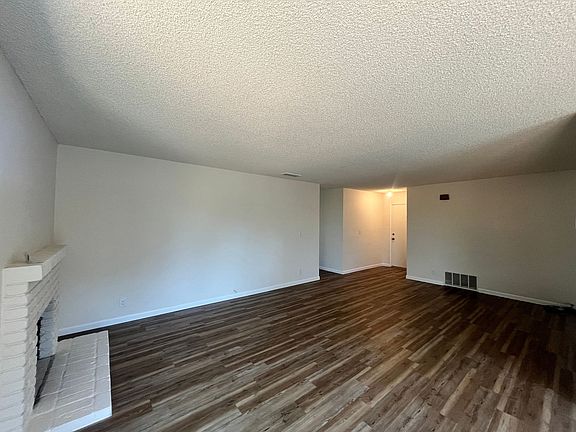 5th image of 2369 Nieman Ct
