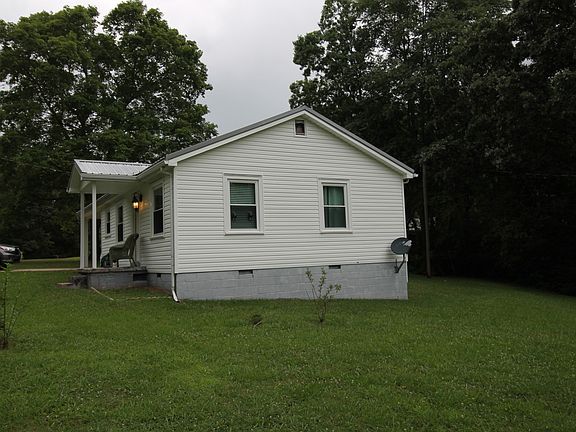 3rd image of 226 W End Dr