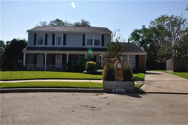 1st image of 902 Ferndale Ln
