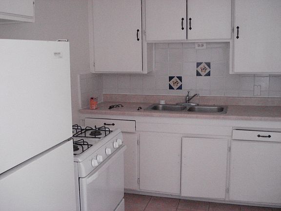 3rd image of 3448-50 40th St