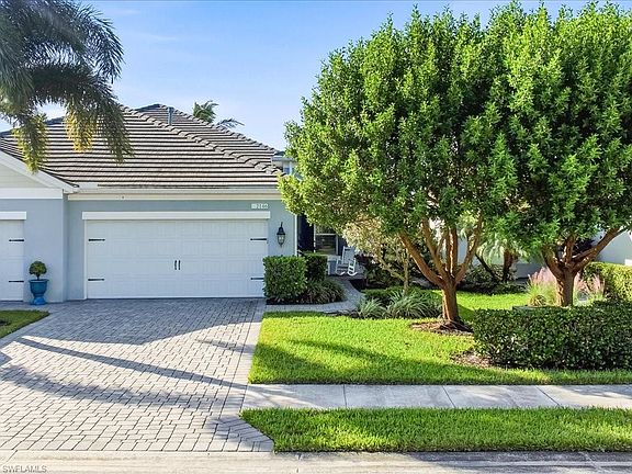 3rd image of 2146 Marquesa CIR