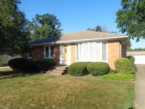 7308 Mayberry Dr, Parma, OH 44130