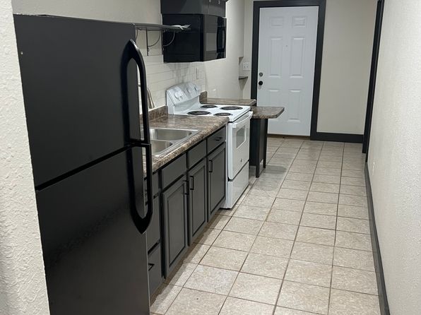 933 N Albert St APT D