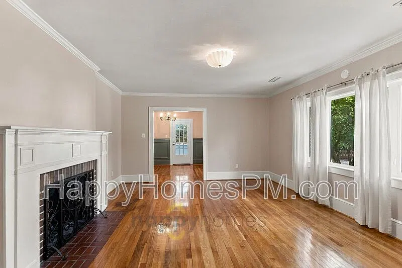 3 bed, 2.0 bath, 1700 sqft, $2,800 — Photo 3