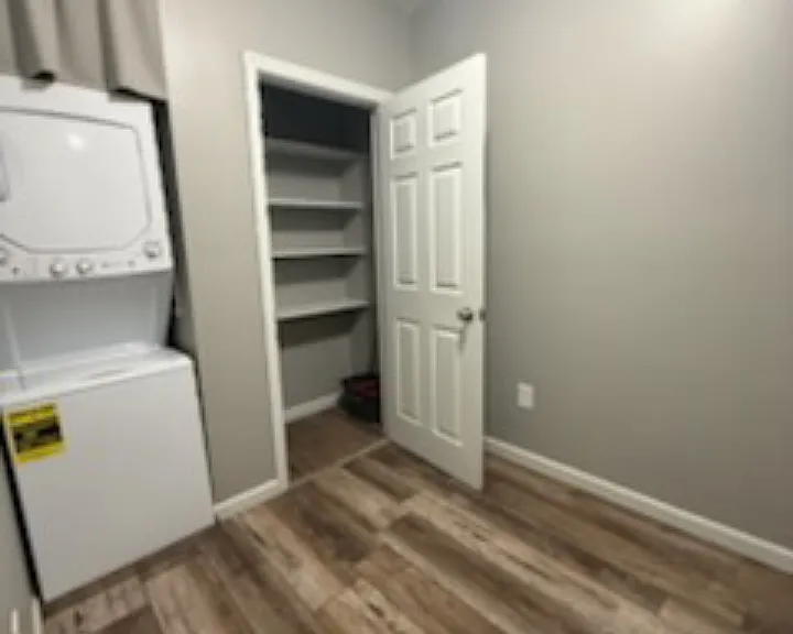 424 Miltonia St #2L — Photo 4