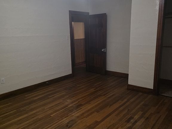 4th image of 308 N Trinity St