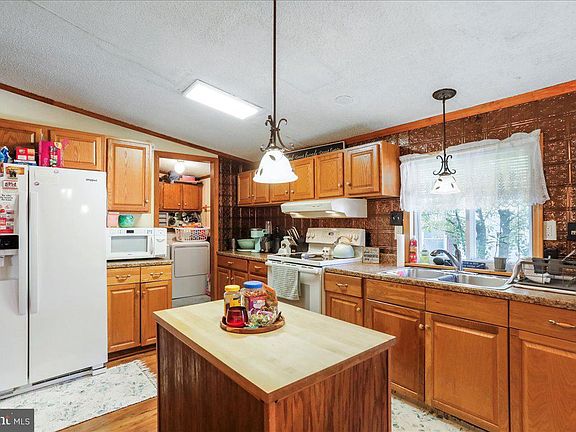 5th image of 16213 Dundee Ct