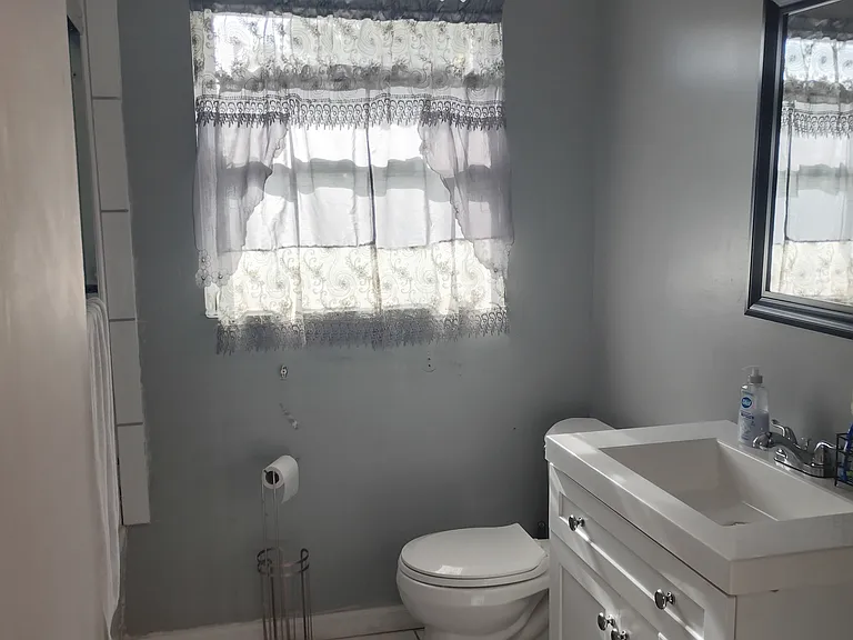 1751 Kenilworth Dr — Photo 13