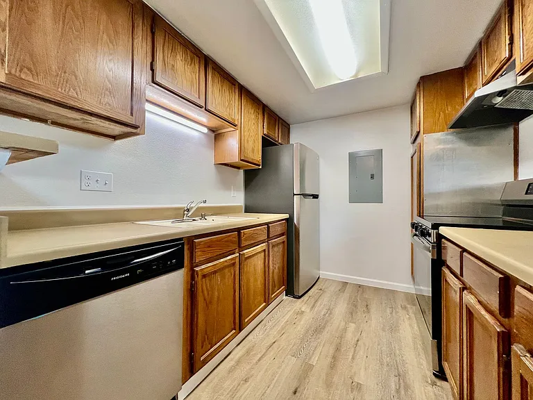 18073 E Ohio Ave #203 — Photo 4
