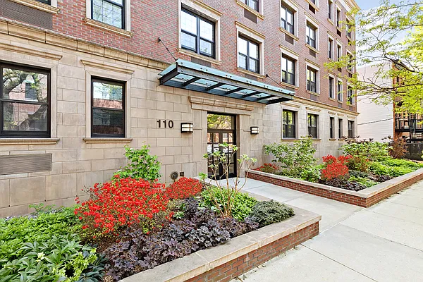 Sold by Compass | media 9