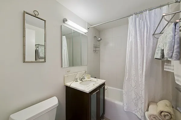 Sold by Nest Seekers International | media 4
