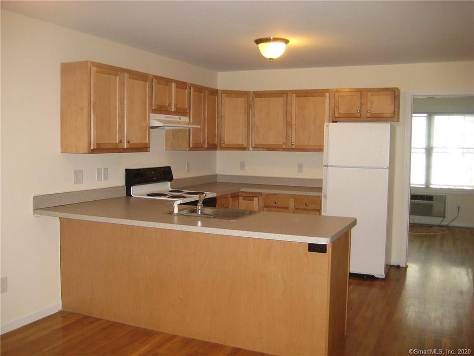 2nd image of 416 Main St Unit 12