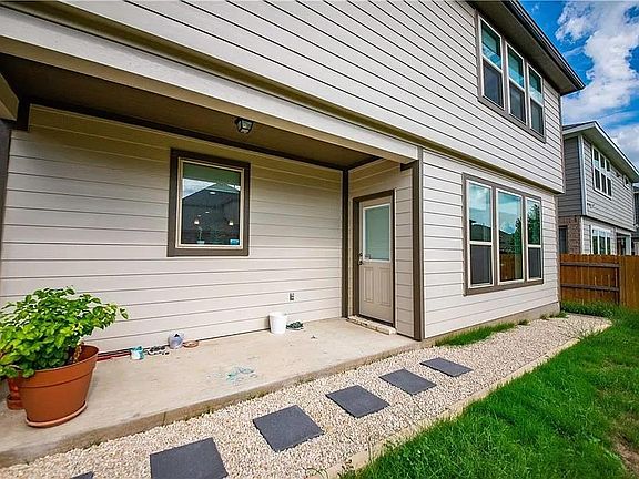 3rd image of 14418 McCoy Loop