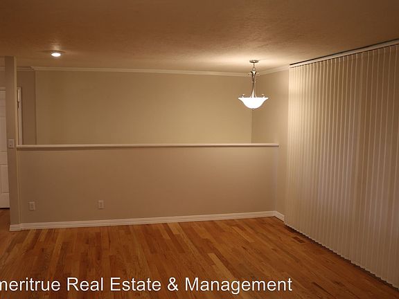 3rd image of 855 S Fox Hill Dr