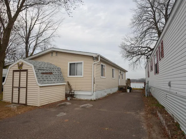 13100 318th St Trailer 112, Lindstrom, MN 55045