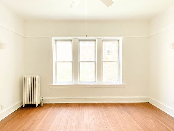 3rd image of 683.5 W Wrightwood Ave Unit 1N